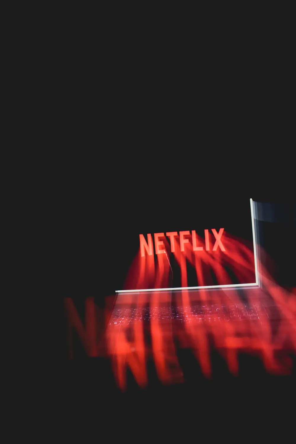 Proč akcie Netflix dnes opět klesaly
