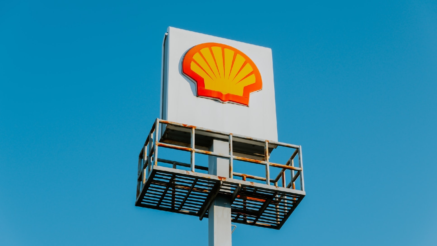 Energetický gigant Shell ukončí partnerství s ruským Gazpromem