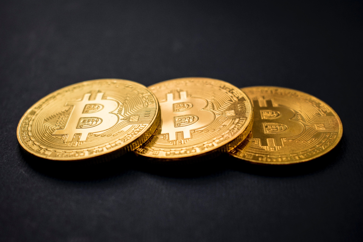 Bitcoin, aneb „plastová céčka“, nebo měna budoucnosti?