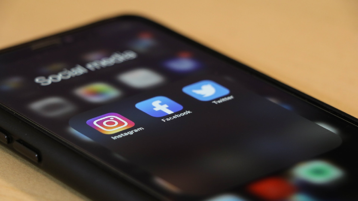 Plán šifrovat zprávy na Instagramu a Facebooku odložila Meta až do roku 2023