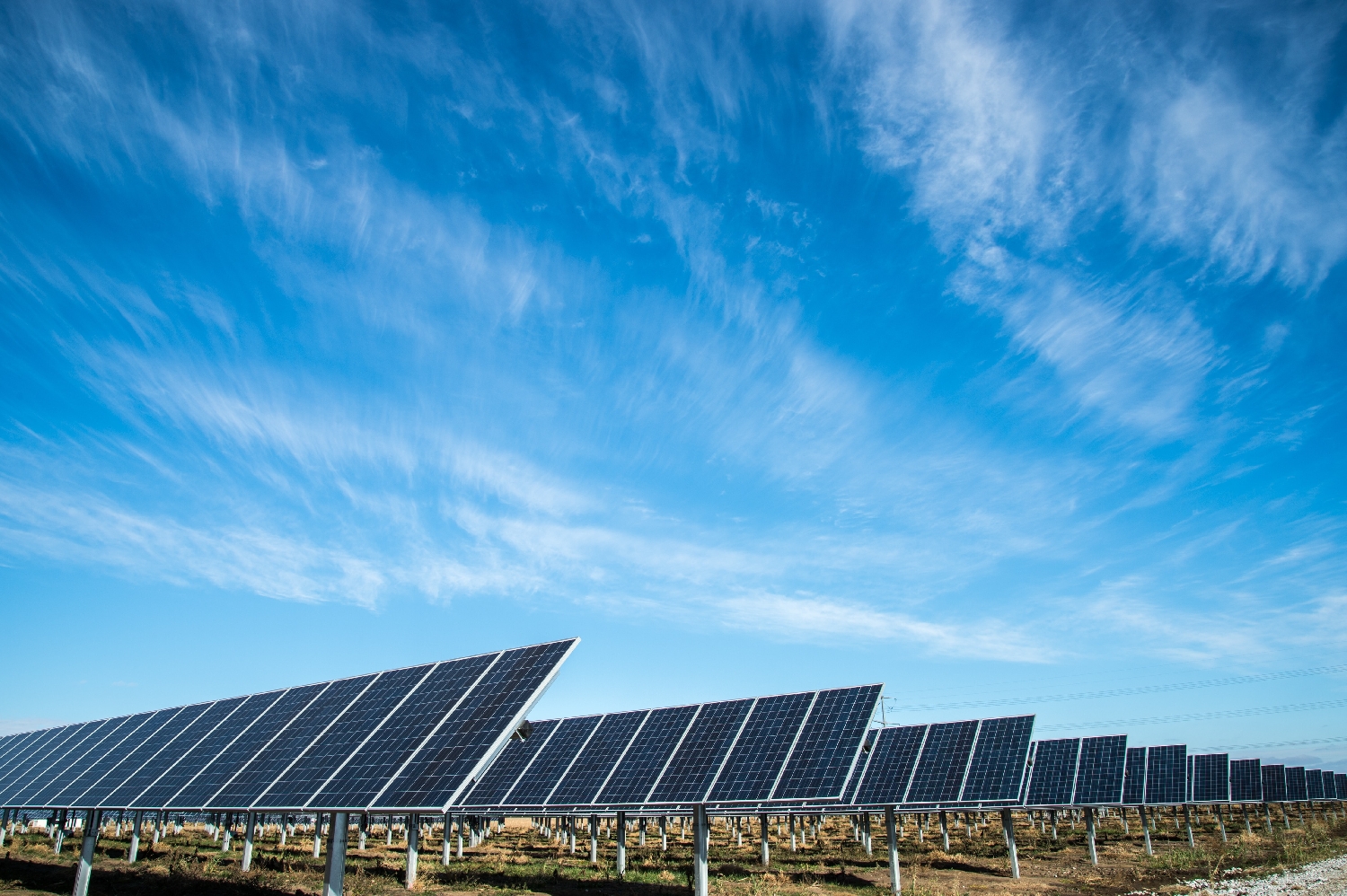 Solární průmysl v USA poroste příští rok o 25% pomaleji než se očekávalo