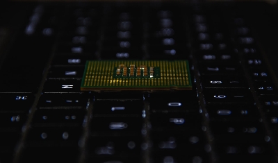 Intel koupí výrobce polovodičů Tower Semiconductor za 5,4 miliardy dolarů